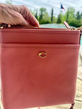 Coach Pink Pebbled Leather Crossbody Bag Gold Logo Adjustable Strap